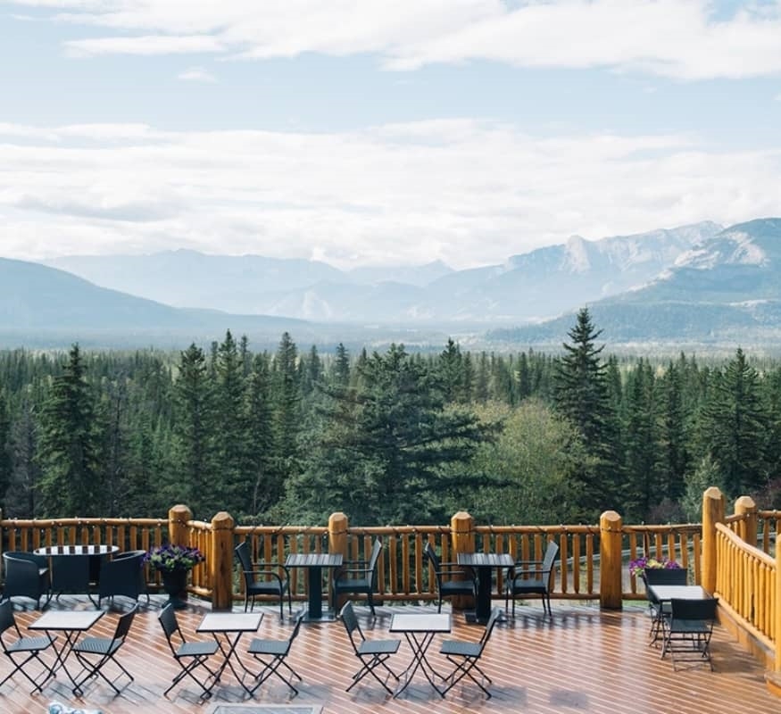 Overlander Mountain Lodge 