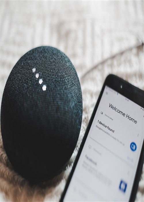 Google Home and laptop pairing - Image by: Bence Boros, Unsplash